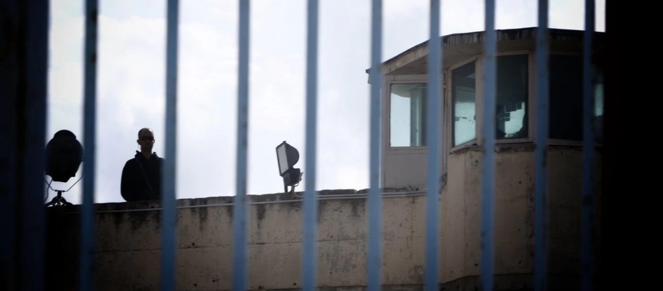 «Λαβράκι» έβγαλε η έρευνα στις φυλακές Δομοκού - Εντοπίστηκαν από μαχαίρια μέχρι ψυγεία